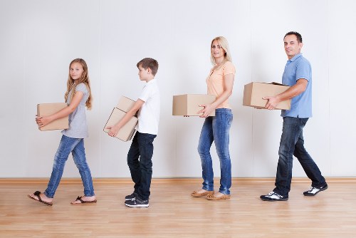 Eco-conscious moving team supporting recycling and sustainability in Wimbledon